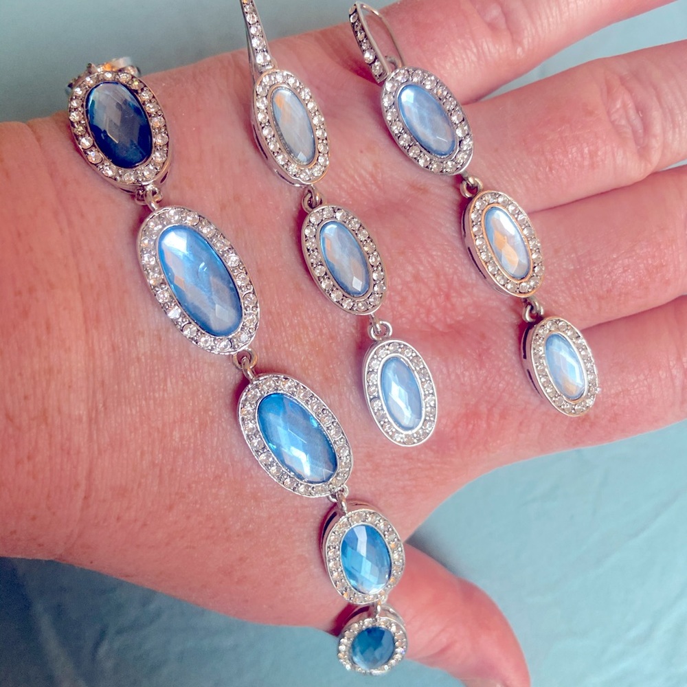 Jewelry - Earrings & matching bracelet